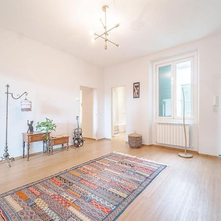 Bright Apartment A Few Steps From Via Garibaldi Genoa Exterior photo
