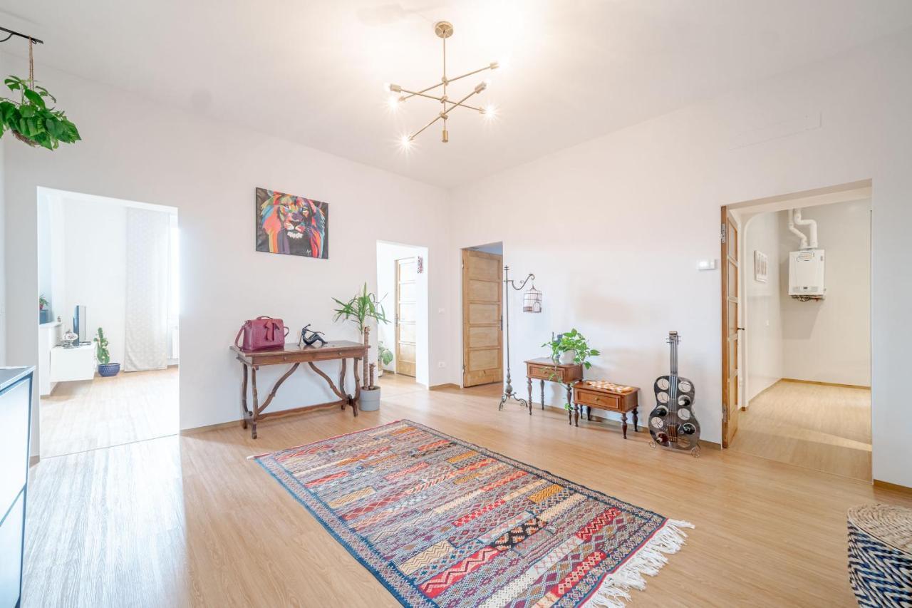 Bright Apartment A Few Steps From Via Garibaldi Genoa Exterior photo