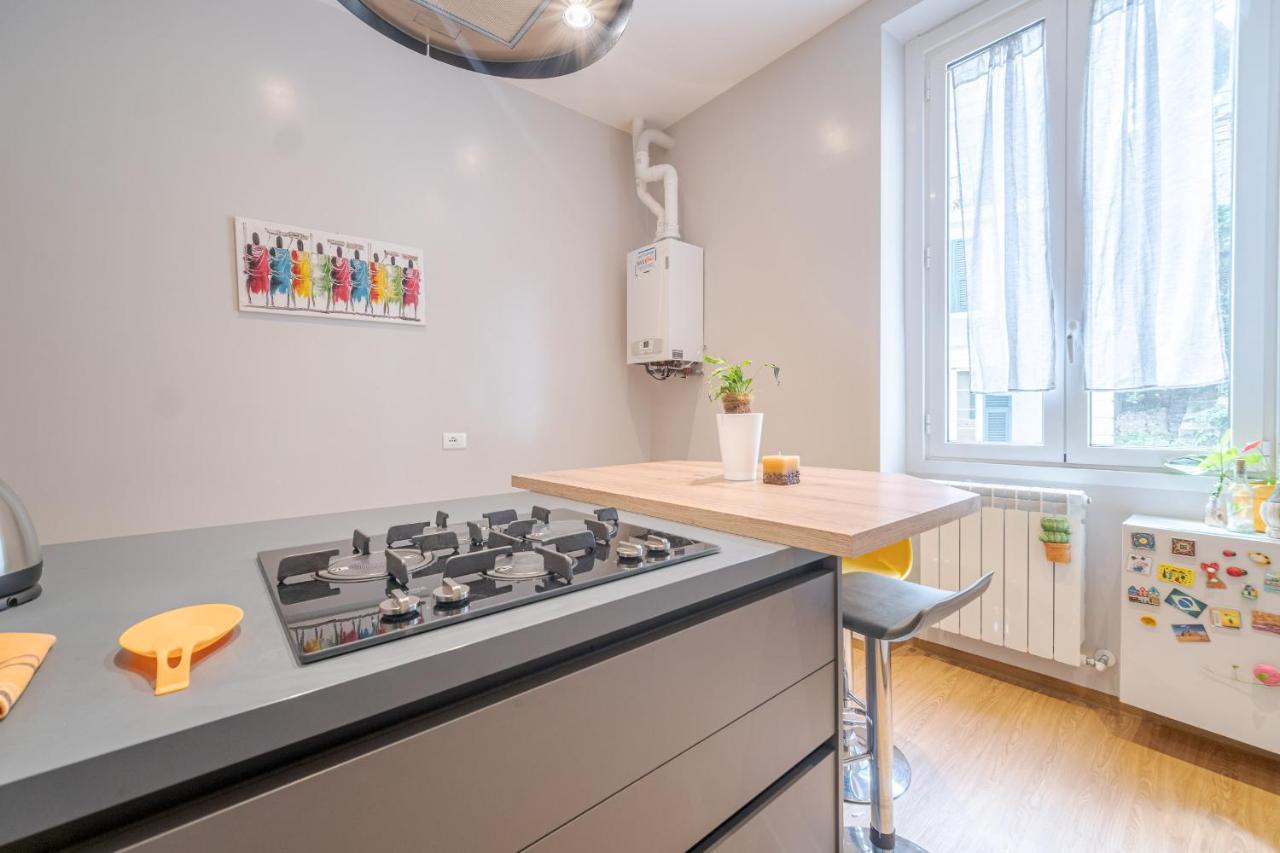 Bright Apartment A Few Steps From Via Garibaldi Genoa Exterior photo