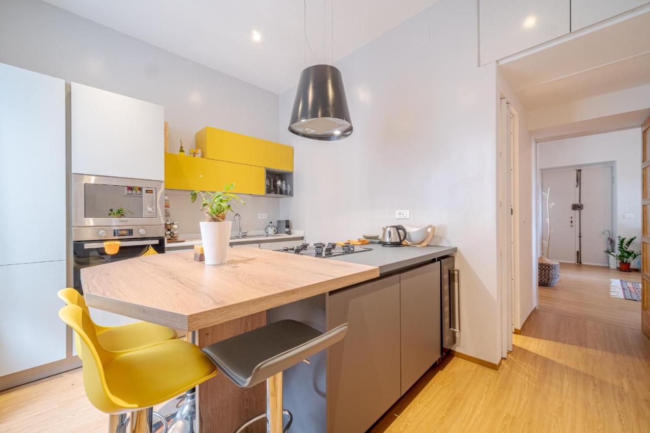 Bright Apartment A Few Steps From Via Garibaldi Genoa Exterior photo