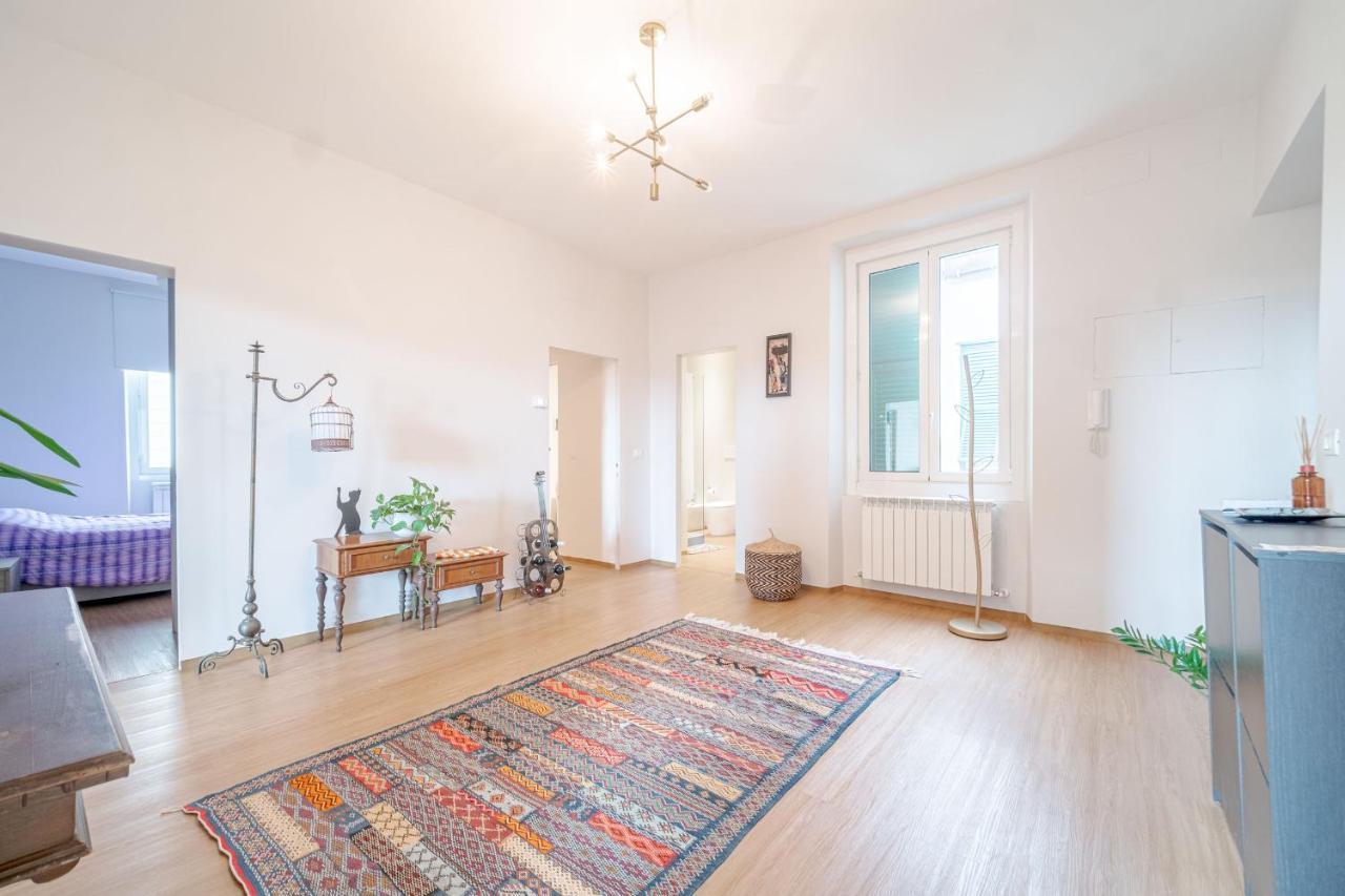 Bright Apartment A Few Steps From Via Garibaldi Genoa Exterior photo
